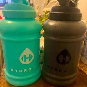 Hydro jug set. With sleeves